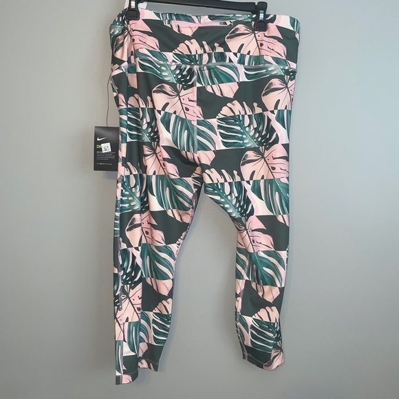NWT Nike Fast Crop Running Tights Athletic Leggings Palm Leaves Size 2X - Picture 6 of 8